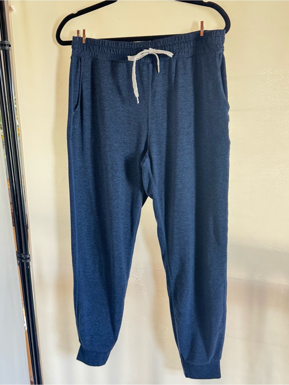 Vuori Women’s Navy Drawstring Jogger Pants